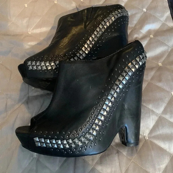 Sam Edelman Black wedge woman’s shoe - Picture 2 of 5